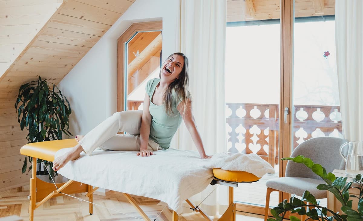 Lara Helldorff in ihrer Praxis